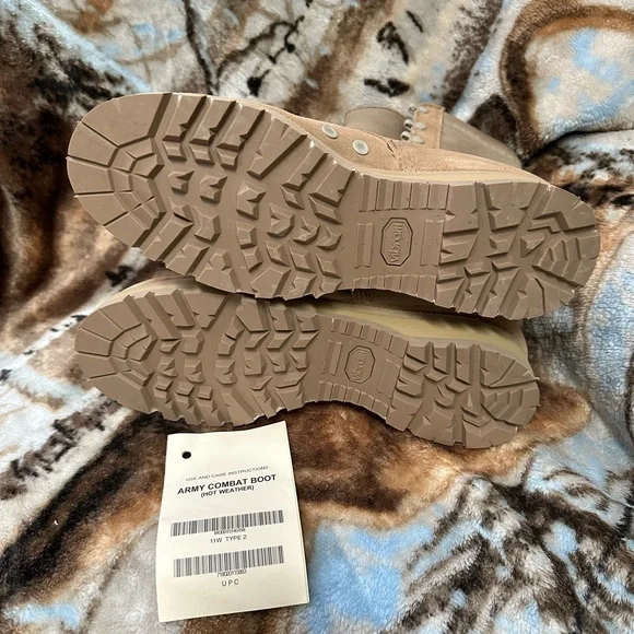 New. McRae Hot Weather Leather Boots. 11 W. Vibram Soles. Manufactured in USA. - Picture 14 of 16